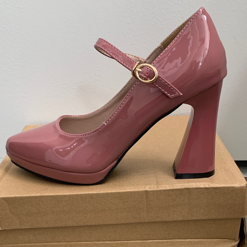 NWB - Elegant Pink Patent Leather Mary Jane Heels 9